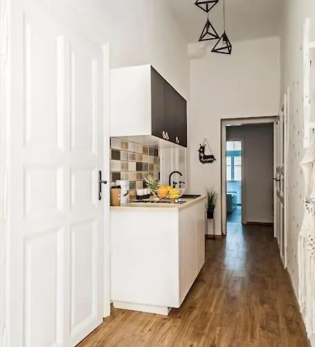 Lägenhet Lovely Flat In The Heart Of *