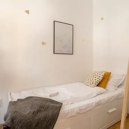 Lovely Flat In The Heart Of Lägenhet